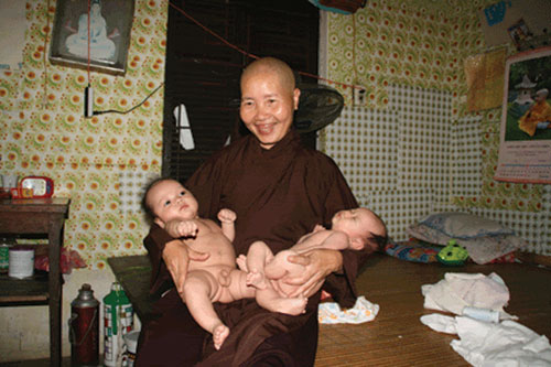 Việc nuôi trẻ ở chùa Bồ Đề: Sự biến mất khó hiểu của những đứa trẻ