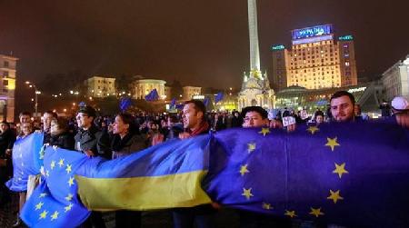 Những mốc quan trọng một năm khủng hoảng Ukraine