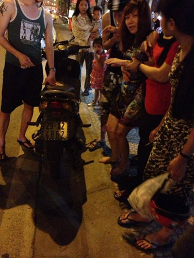Hà Nội: Hàng loạt vụ cướp giật nhắm vào phụ nữ trên phố