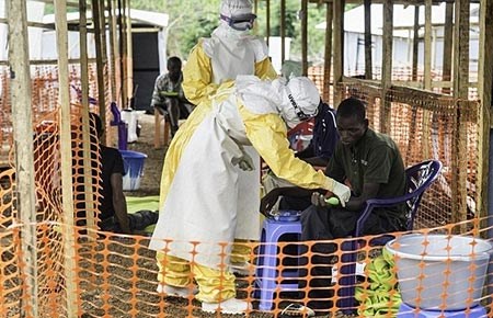 Châu Á đối phó dịch Ebola