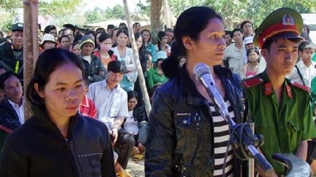 Nguyễn Thị Thoan tại phiên tòa lưu động