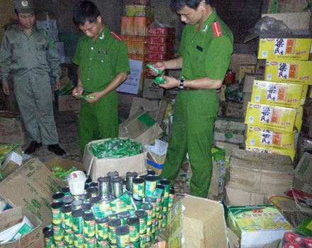 Hà Nội: Bắt giữ hơn 2.000 hộp ngô Trung Quốc dán mác Mỹ