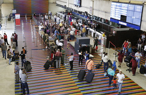 ‘Phường đạo chích’ hoành hành tại sân bay quan trọng nhất Venezuela