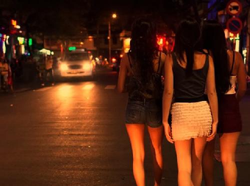 Tranh luận “hợp pháp hóa mại dâm” Việt Nam xôn xao báo nước ngoài