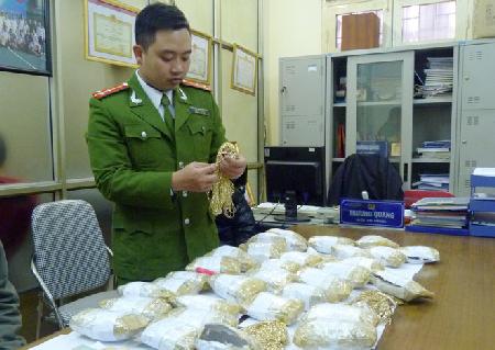 Phó Thủ tướng khen CA Hà Nội phá vụ buôn lậu 33 bọc vàng