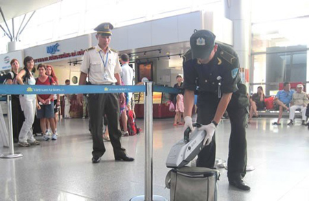 An ninh sân bay Đà Nẵng được tăng cường trước tin ông Nguyễn Bá Thanh về nước chữa bệnh