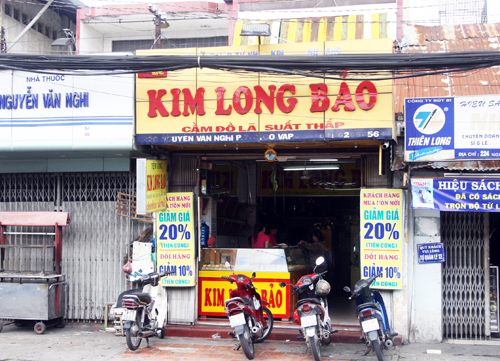 Nóng:Táo tợn cướp đá quý trị giá hơn 1,5 tỷ đồng tại tiệm vàng  ở Sài Gòn