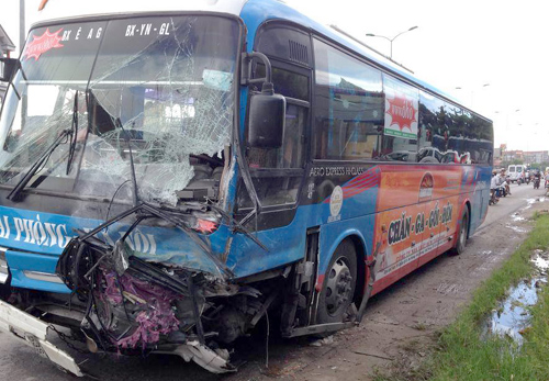 Tin thêm về vụ tướng công an tử nạn trên quốc lộ 5: Xe khách gây tai nạn vì 'tránh ôtô lùi'